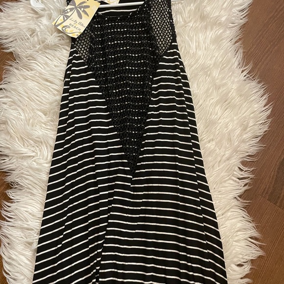 BNWT  dress/beach cover up 😍 - Picture 3 of 5